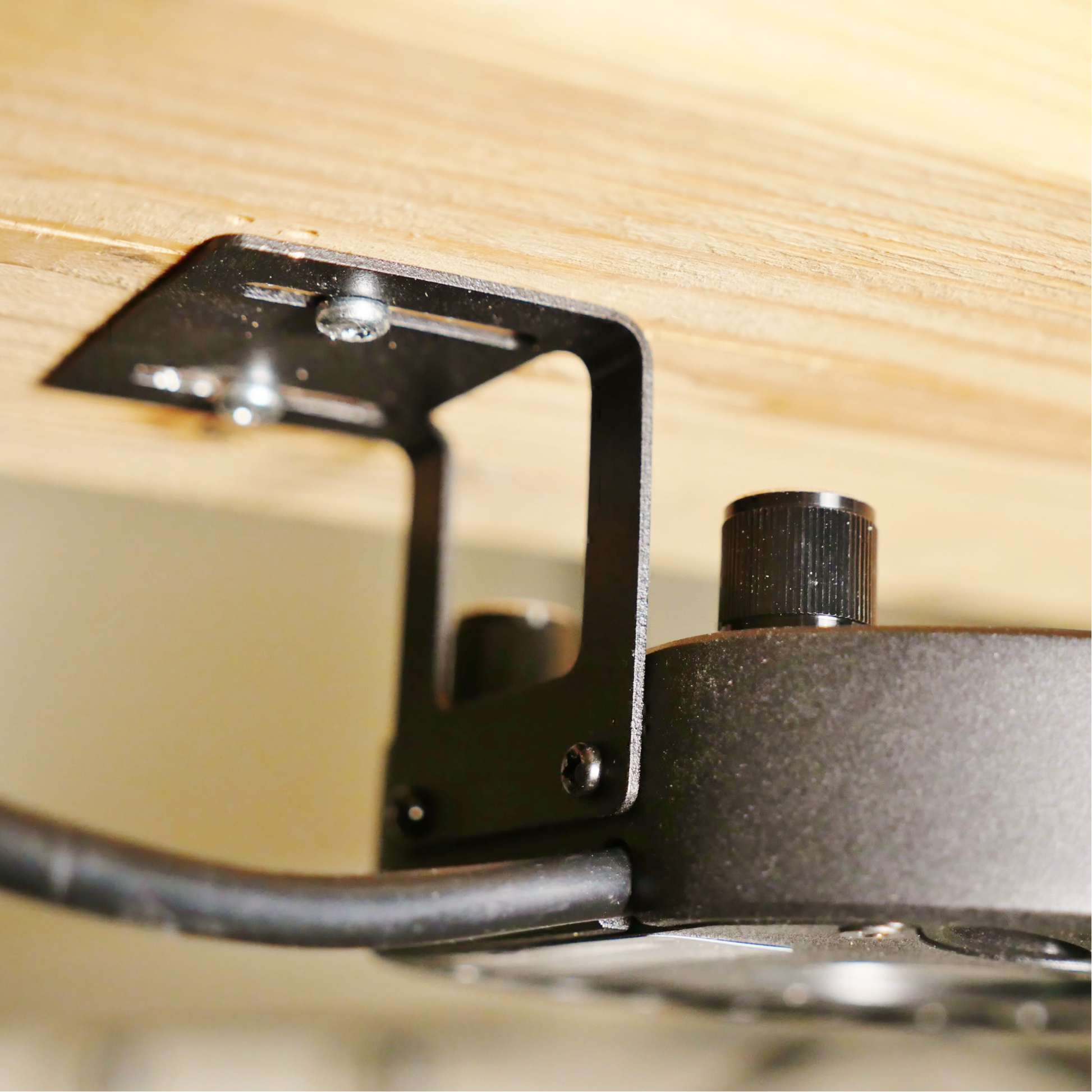 Kessil A80 Tuna Sun Saltwater mounting bracket