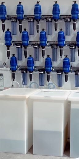 Ronco 61 Gallon Rectangular Polyethylene Tank in Use