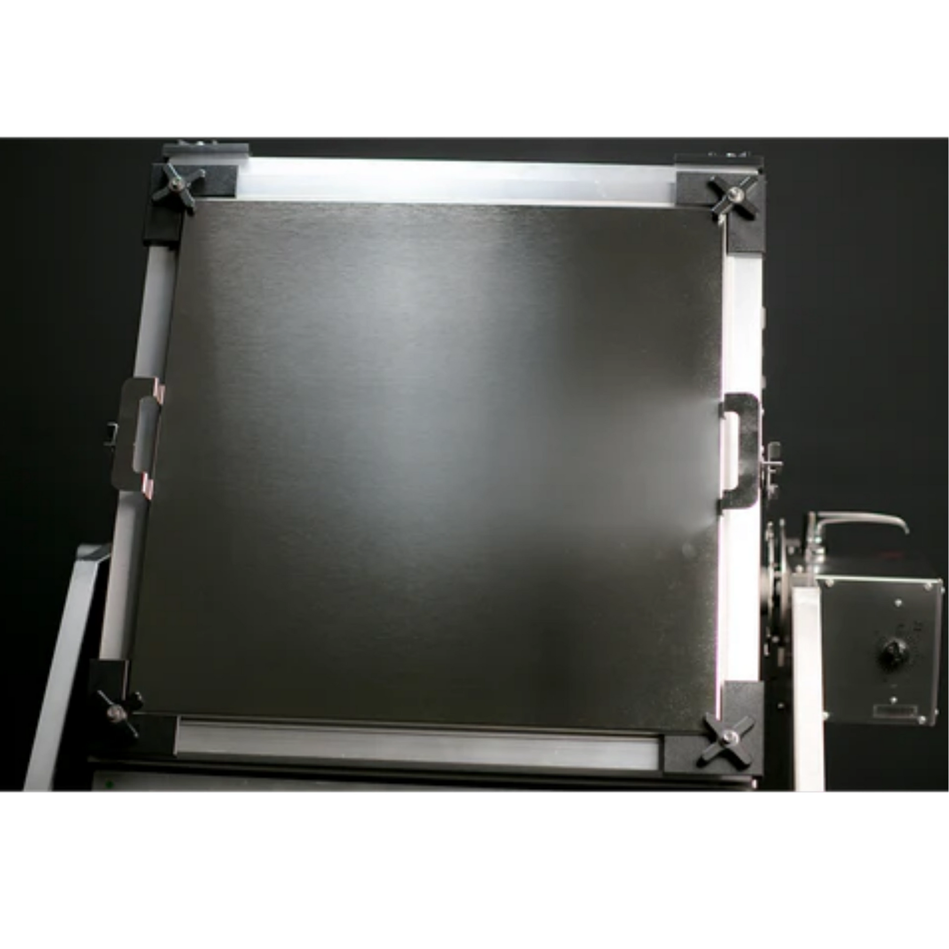 GreenBroz Alchemist 420 Dry Sifter top