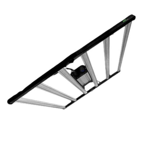 Iluminar FLD 630W Full Spectrum LED hang position