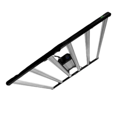 Iluminar FLD 630W Full Spectrum LED hang position