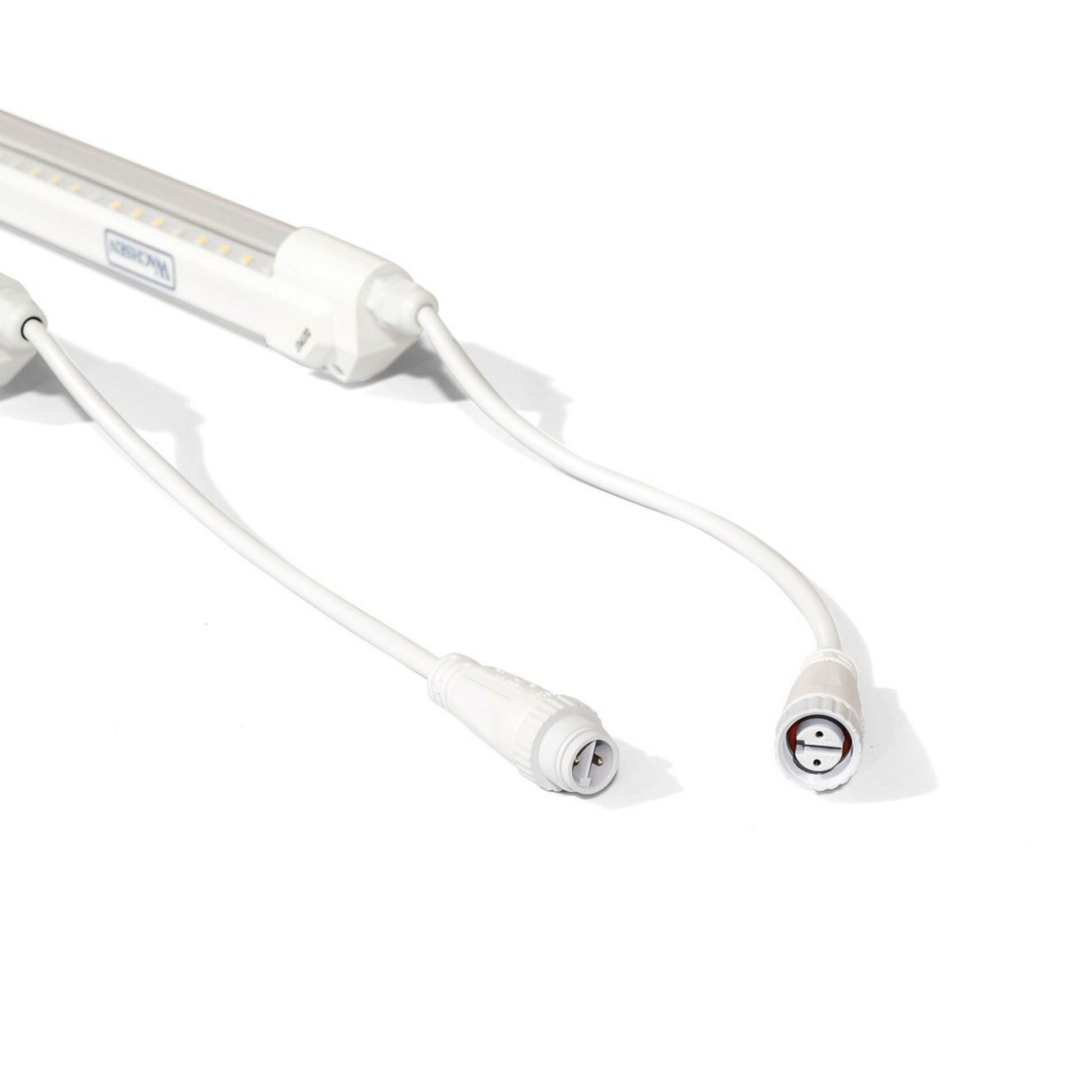 Wachsen 18W Clone LED 120-277V Fixture (2_Pk) plugs
