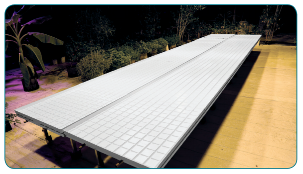 Active Aqua Infinity Tray on table