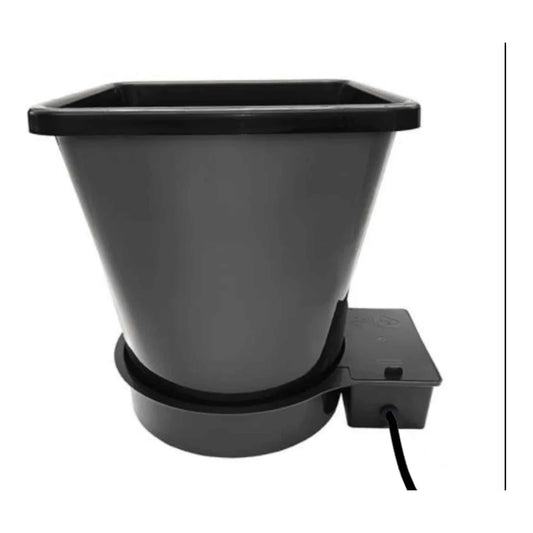 AutoPot XL 1Pot module - 6.6 gallon pot on its tray with AQUAvalve5 and feed pipe