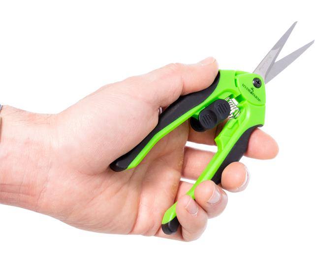 Premium Ergonomic Pruner - grip with hand