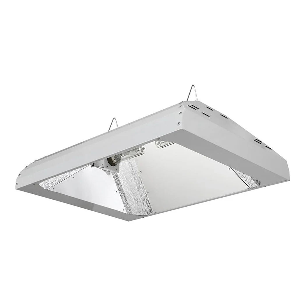 Sun System LEC 630 ceramic metal halide fixture, 347/480 volt, with 4200 K lamps